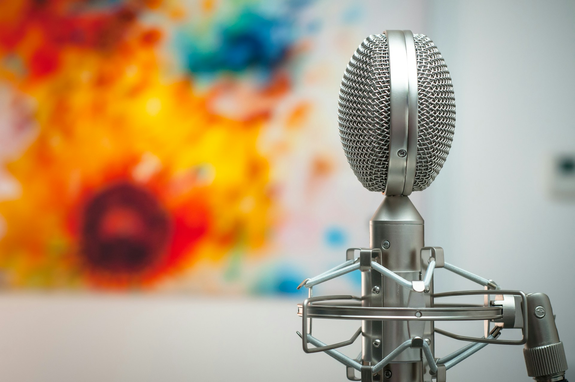 🎧 Weekly Podcast Pick: “Anne Hathaway Is Done Trying to Please” By The Interview!