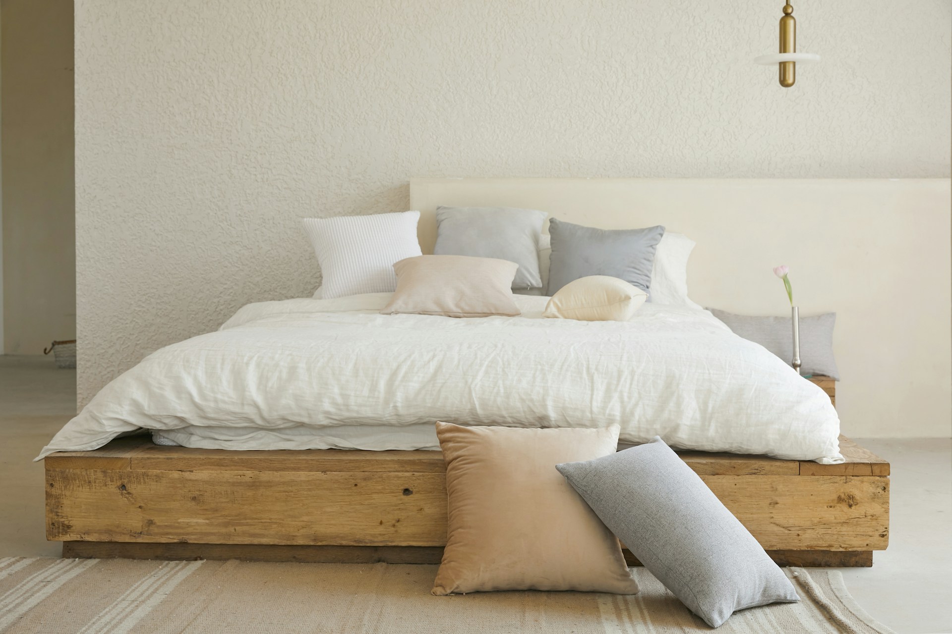 🎧 Weekly Podcast Pick: “Good In Bed – A Guide to Better Sleep” by The goop Podcast
